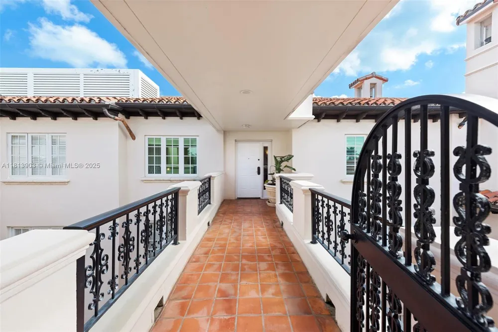 19253 Fisher Island Dr #19253 Miami Beach, FL 33109