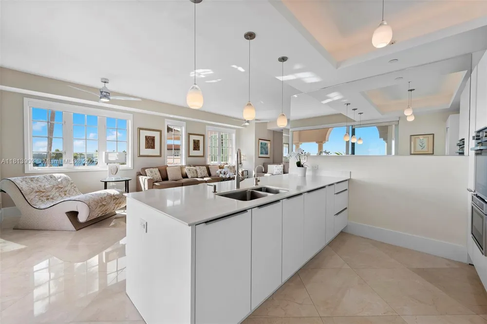 19253 Fisher Island Dr #19253 Miami Beach, FL 33109