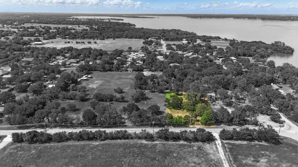 118 W Shady Shores Road Shady Shores, TX 76210