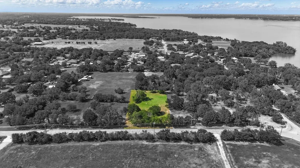 122 W Shady Shores Road Shady Shores, TX 76210