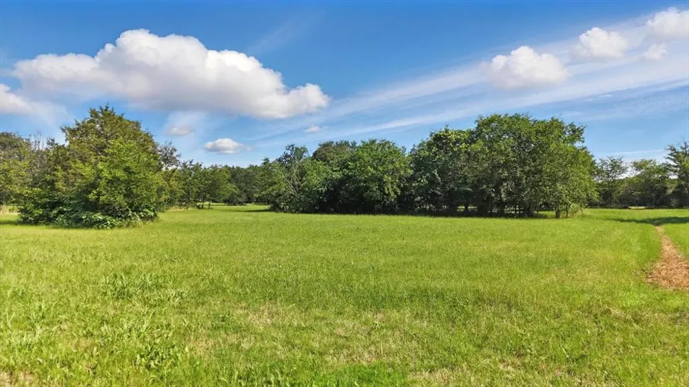 200 W Shady Shores Road Shady Shores, TX 76210