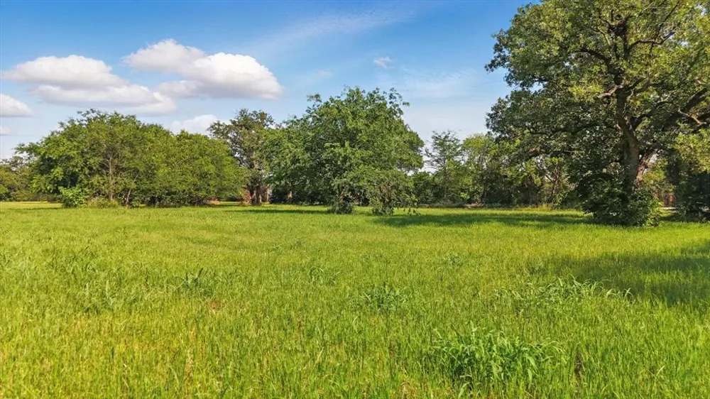200 W Shady Shores Road Shady Shores, TX 76210