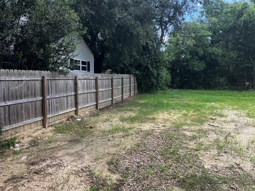 6136 25th Street Groves, TX 77619