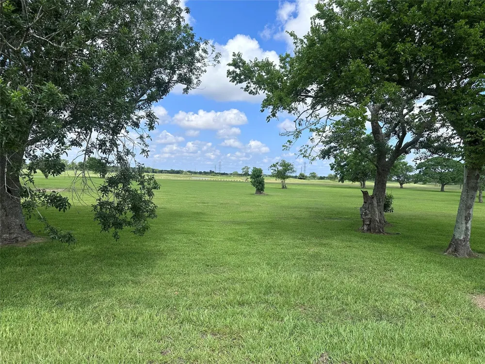 3615 Austin Lane Freeport, TX 77541
