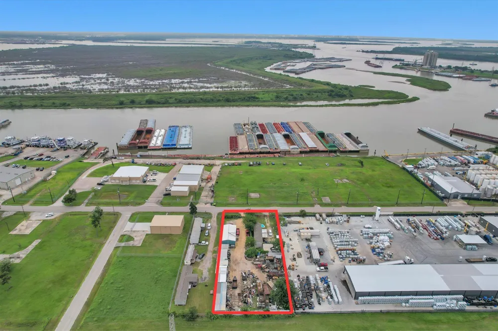 908 Lakeside Drive Channelview, TX 77530