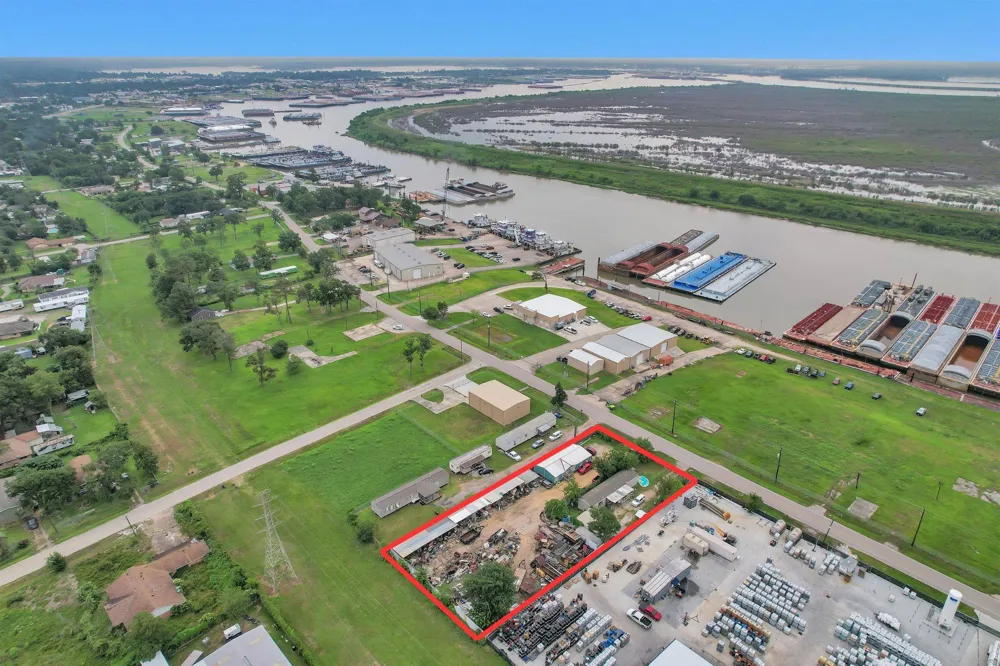 908 Lakeside Drive Channelview, TX 77530