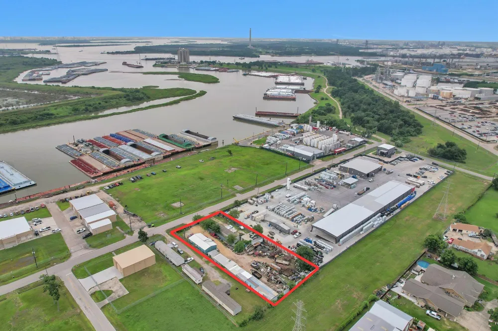 908 Lakeside Drive Channelview, TX 77530