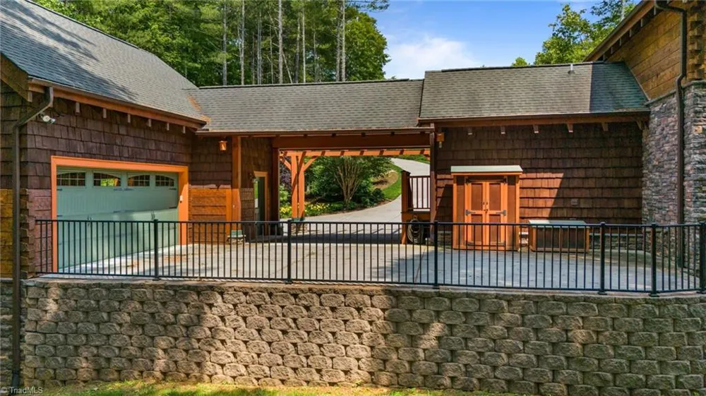 5626 Rocky Falls Lane Lenoir, NC 28645
