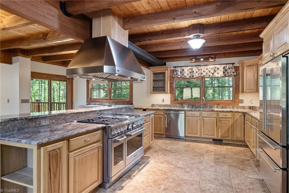 5626 Rocky Falls Lane Lenoir, NC 28645