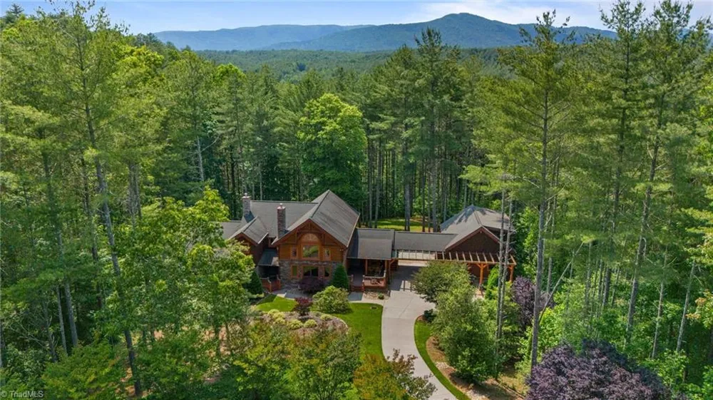 5626 Rocky Falls Lane Lenoir, NC 28645