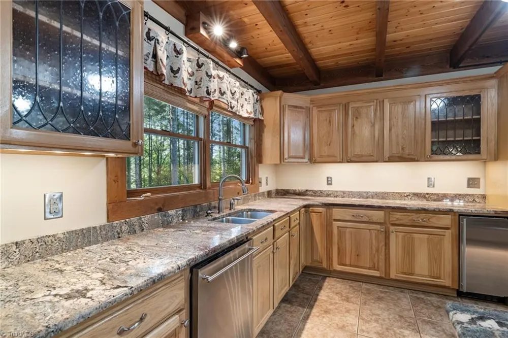 5626 Rocky Falls Lane Lenoir, NC 28645