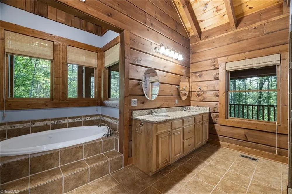 5626 Rocky Falls Lane Lenoir, NC 28645