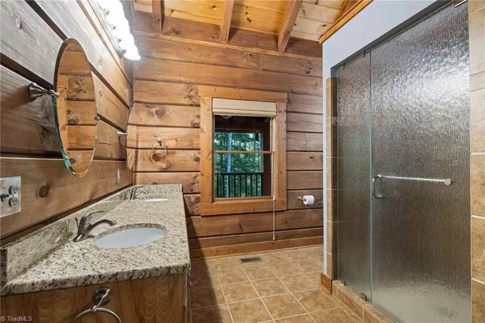 5626 Rocky Falls Lane Lenoir, NC 28645