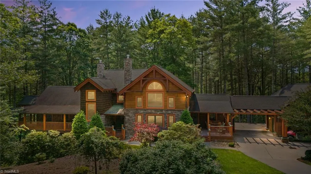 5626 Rocky Falls Lane Lenoir, NC 28645