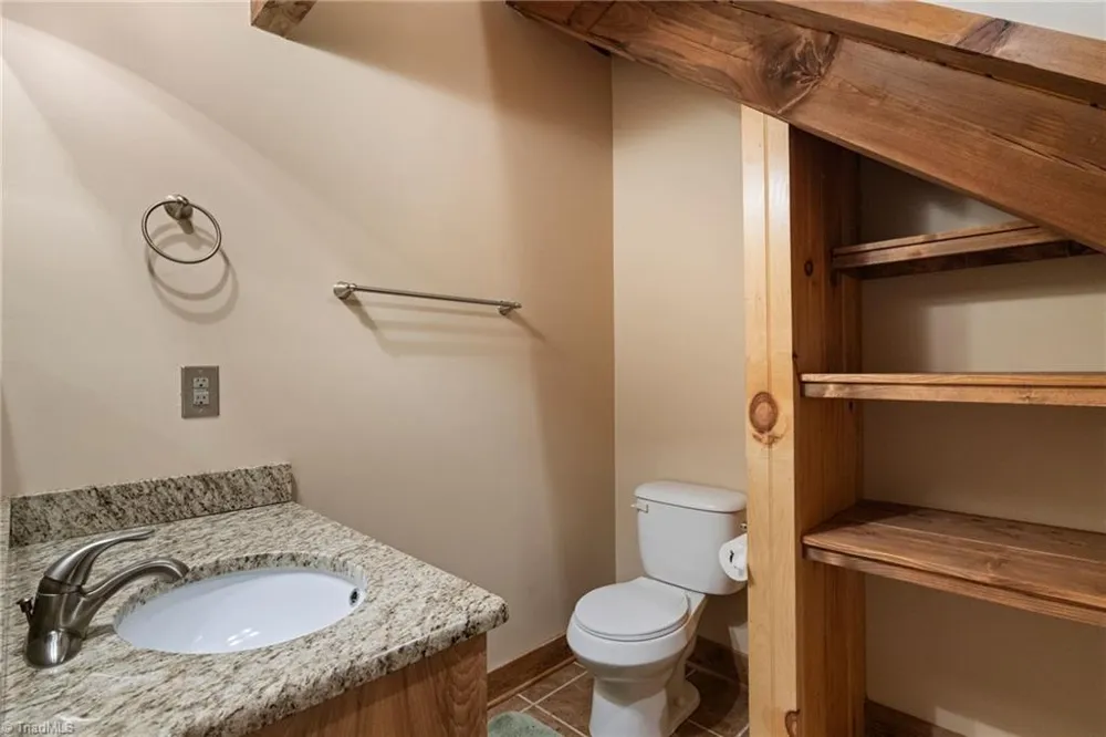 5626 Rocky Falls Lane Lenoir, NC 28645