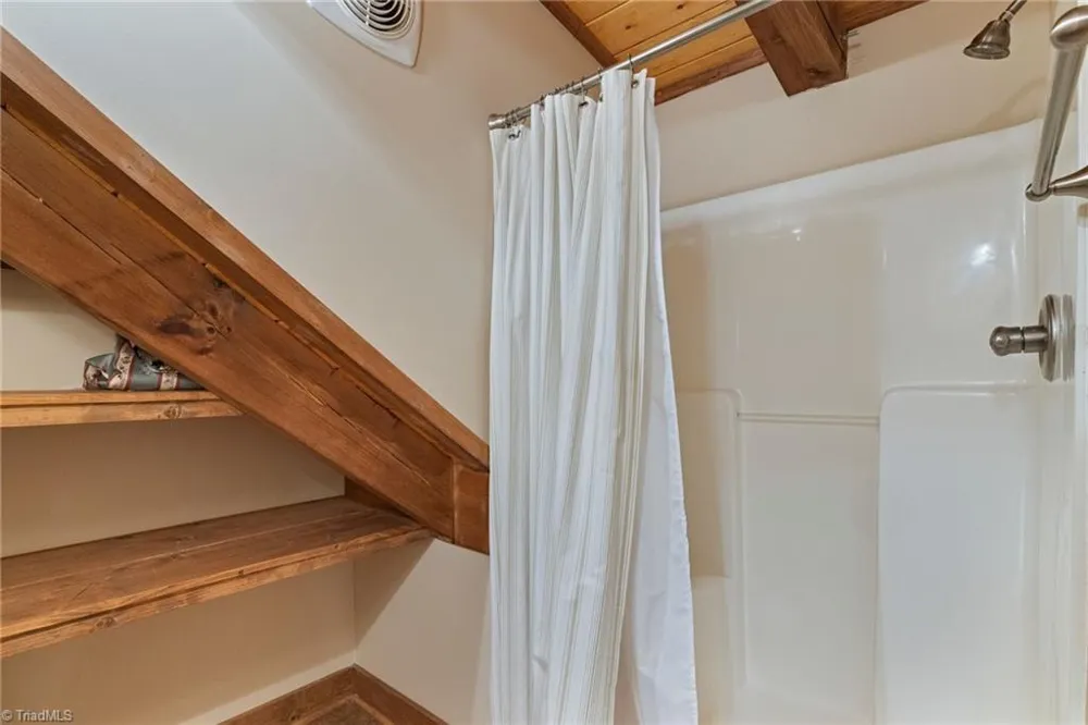 5626 Rocky Falls Lane Lenoir, NC 28645