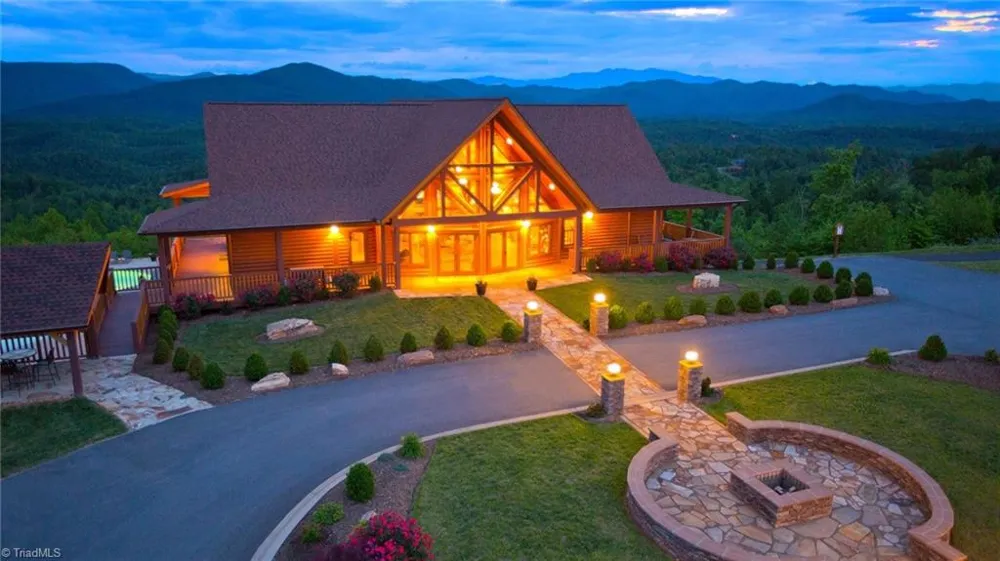 5626 Rocky Falls Lane Lenoir, NC 28645