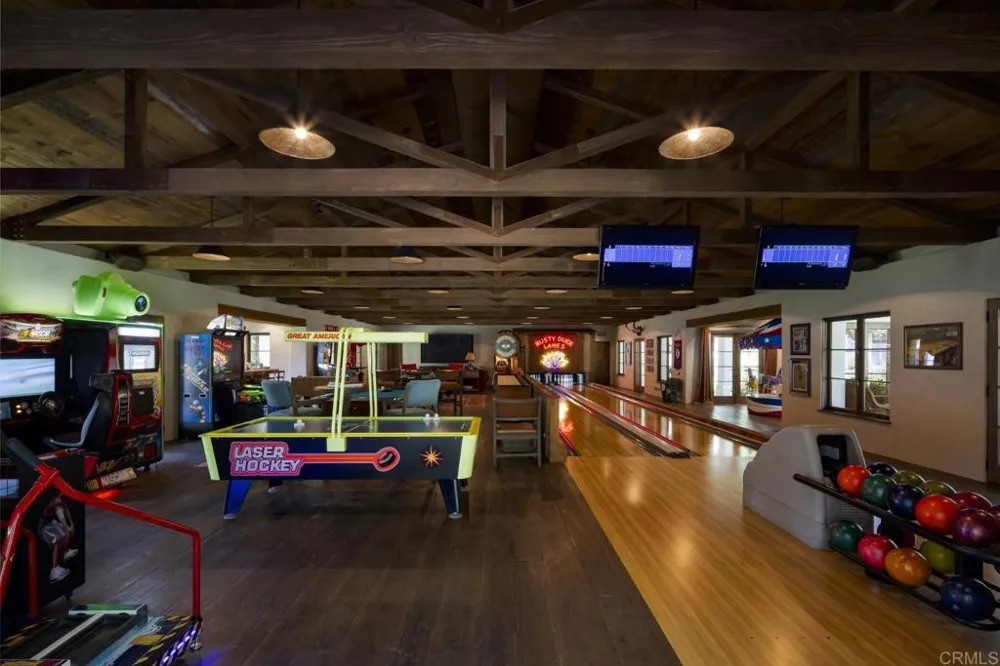 16401 Calle Feliz Rancho Santa Fe, CA 92067