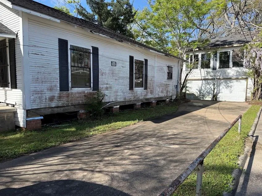 911 7th Street Orange, TX 77630
