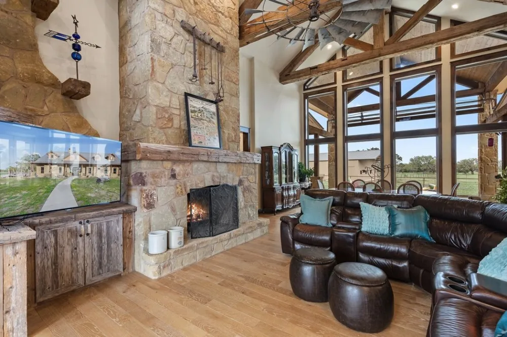 2006 County Road 112 Burnet, TX 78611
