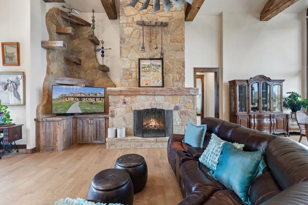 2006 County Road 112 Burnet, TX 78611