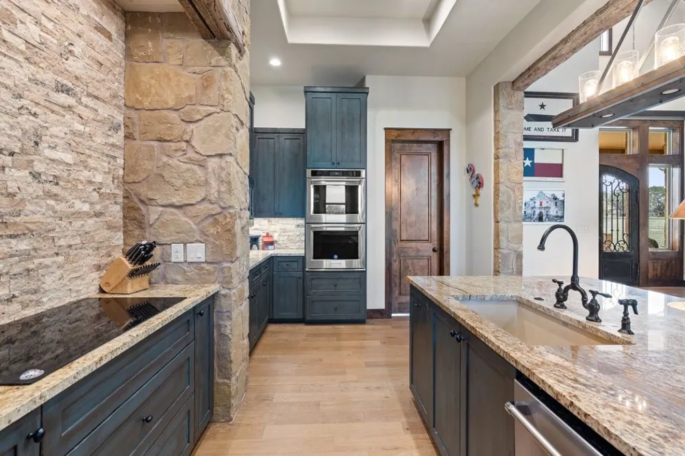 2006 County Road 112 Burnet, TX 78611