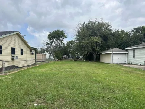 1215 W 5th Street