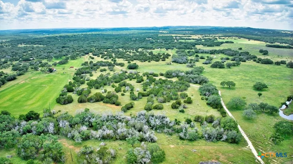 555 Summer Hill Lane Johnson City, TX 78636