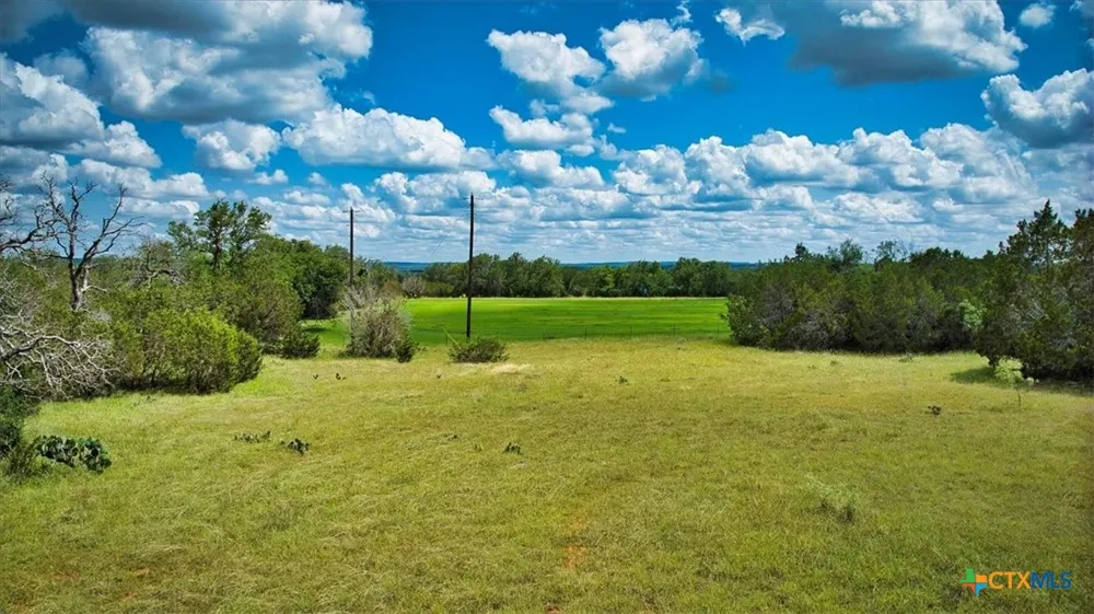 555 Summer Hill Lane Johnson City, TX 78636
