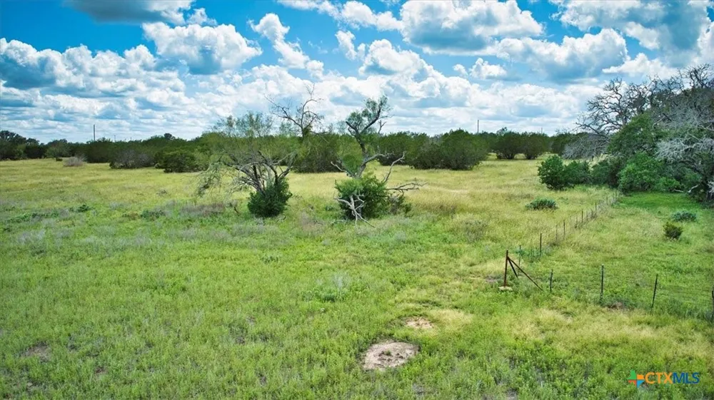 555 Summer Hill Lane Johnson City, TX 78636