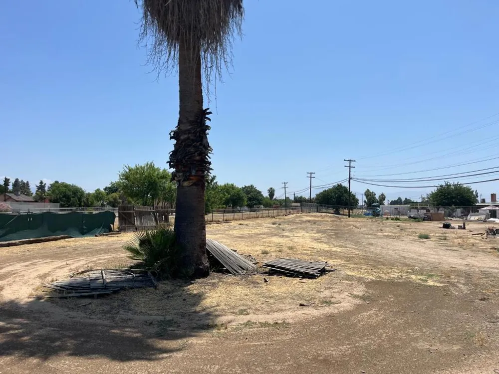 1600 Kentucky Street Bakersfield, CA 93305