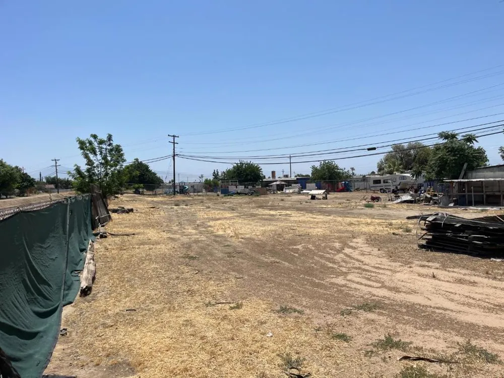 1600 Kentucky Street Bakersfield, CA 93305