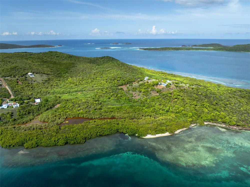 37 BARRIO FRAILES Culebra, PR 00775