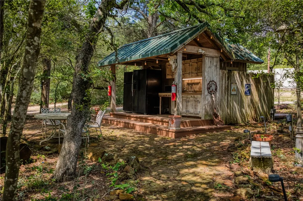 2330 County Road 329 Milano, TX 76556