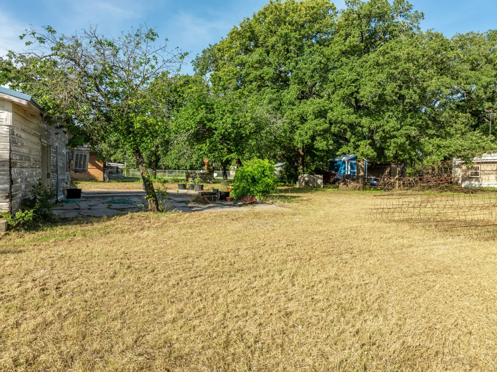 1089 State Highway 22 Whitney, TX 76692