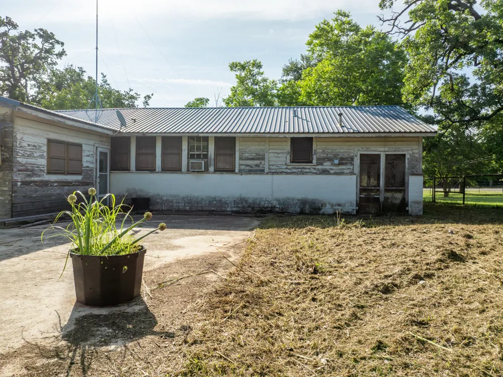 1089 State Highway 22 Whitney, TX 76692