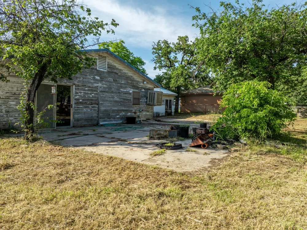 1089 State Highway 22 Whitney, TX 76692