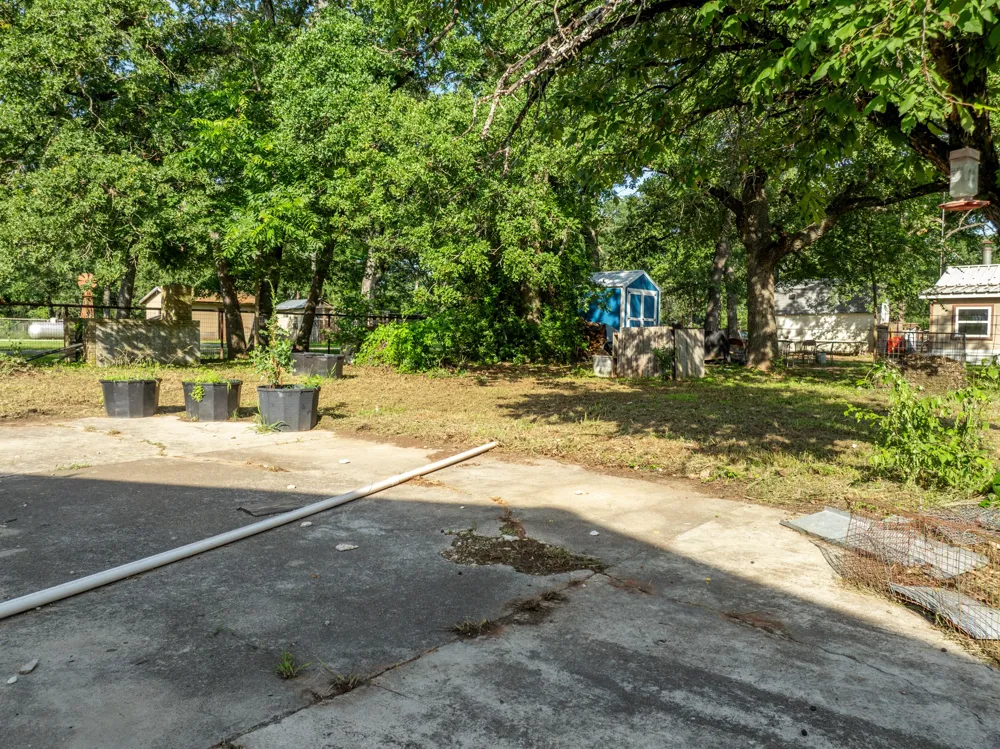 1089 State Highway 22 Whitney, TX 76692