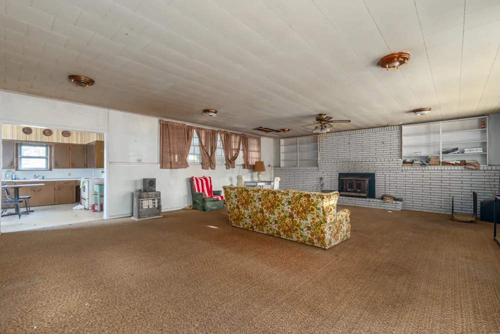 1089 State Highway 22 Whitney, TX 76692