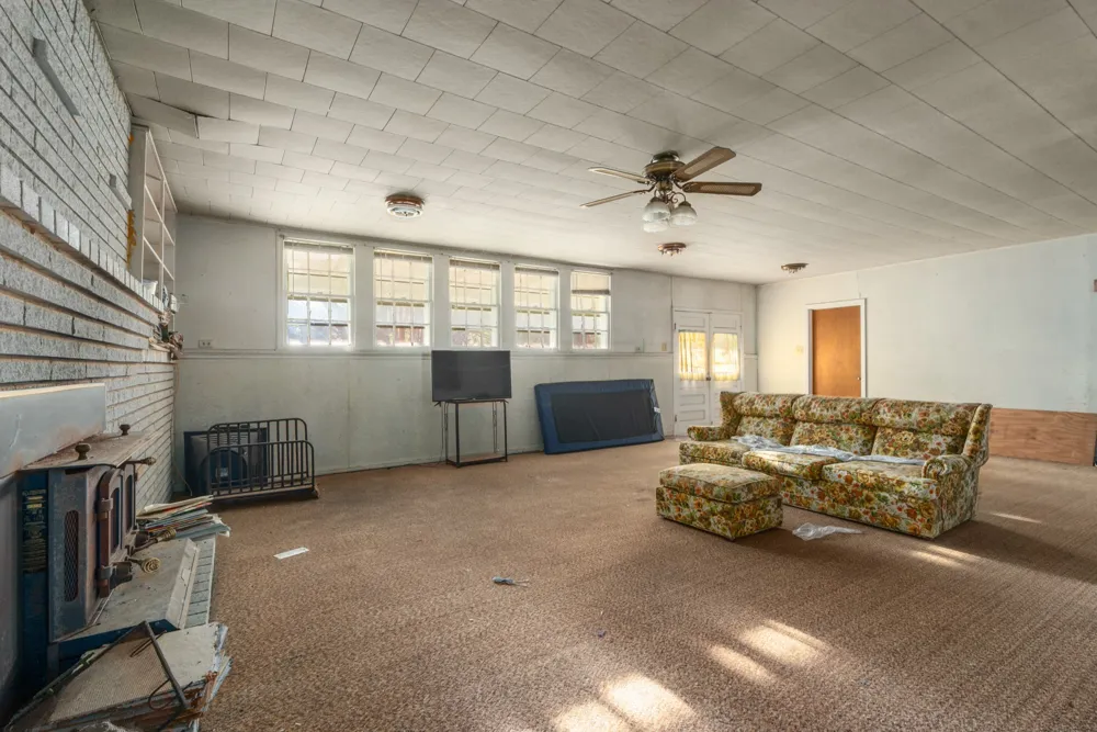1089 State Highway 22 Whitney, TX 76692