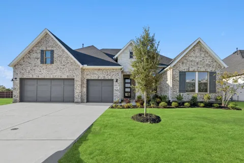 2221 Village Trail