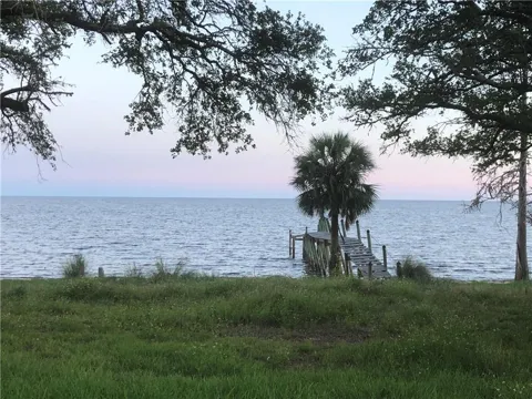 3077 Hwy 98 East