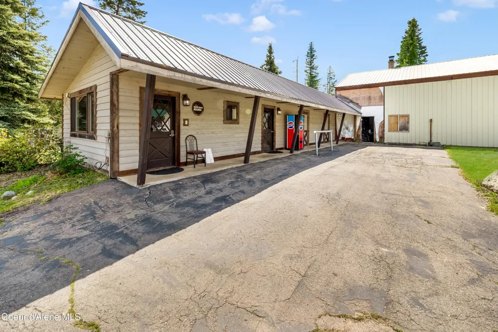 435 Shady Pines Loop Priest Lake, ID 83856