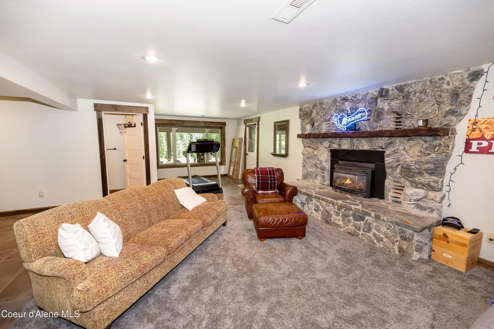 435 Shady Pines Loop Priest Lake, ID 83856