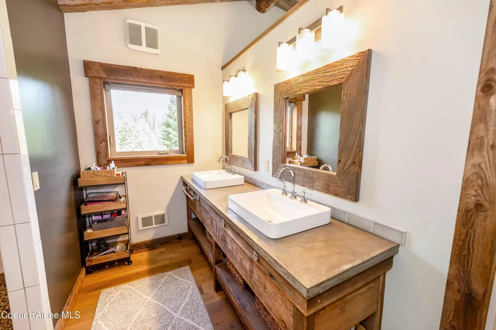 435 Shady Pines Loop Priest Lake, ID 83856