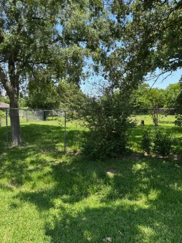 434 S Shady Lane La Porte, TX 77571