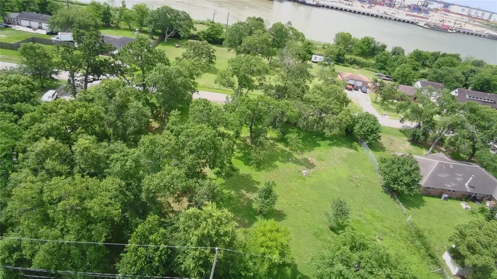 434 S Shady Lane La Porte, TX 77571