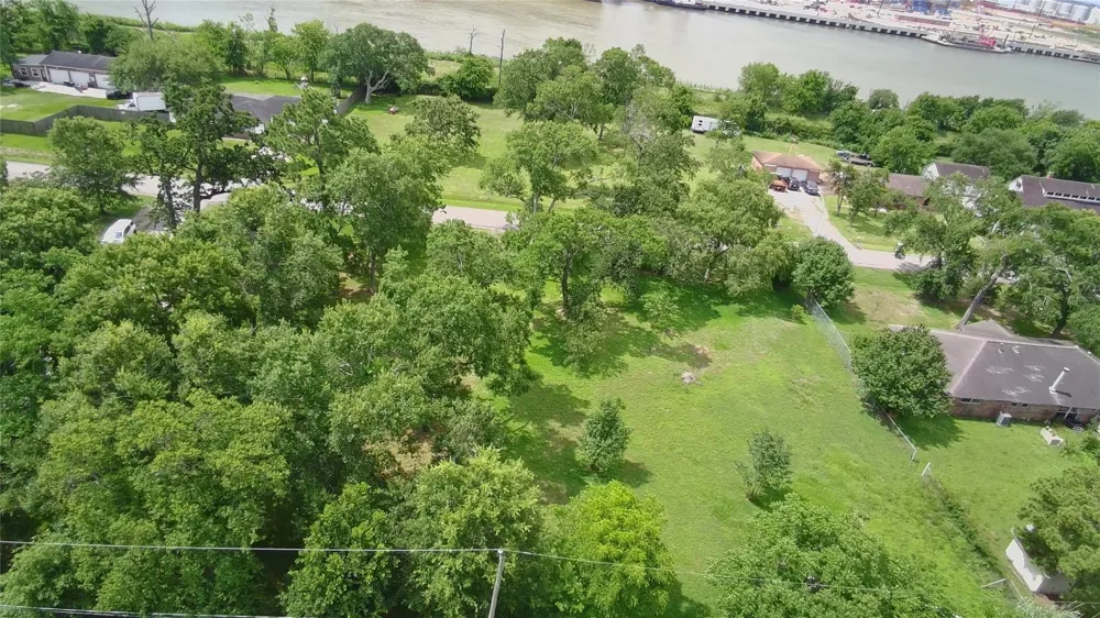 434 S Shady Lane La Porte, TX 77571