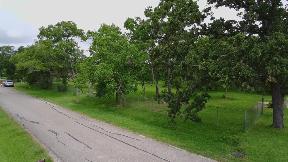434 S Shady Lane La Porte, TX 77571