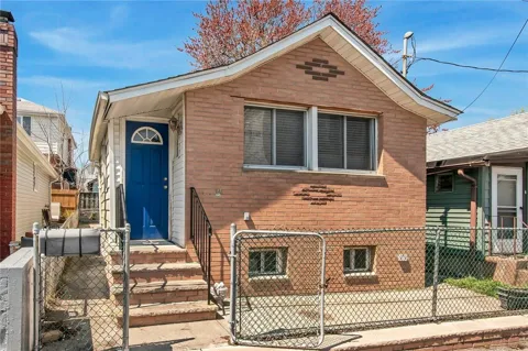 25 B Edgewater Park #25 B